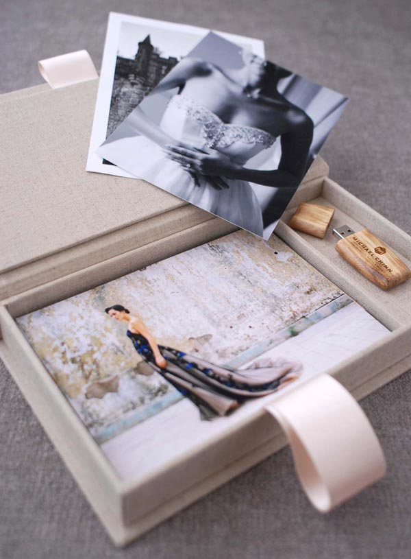 Wedding image with flash drive portrait box